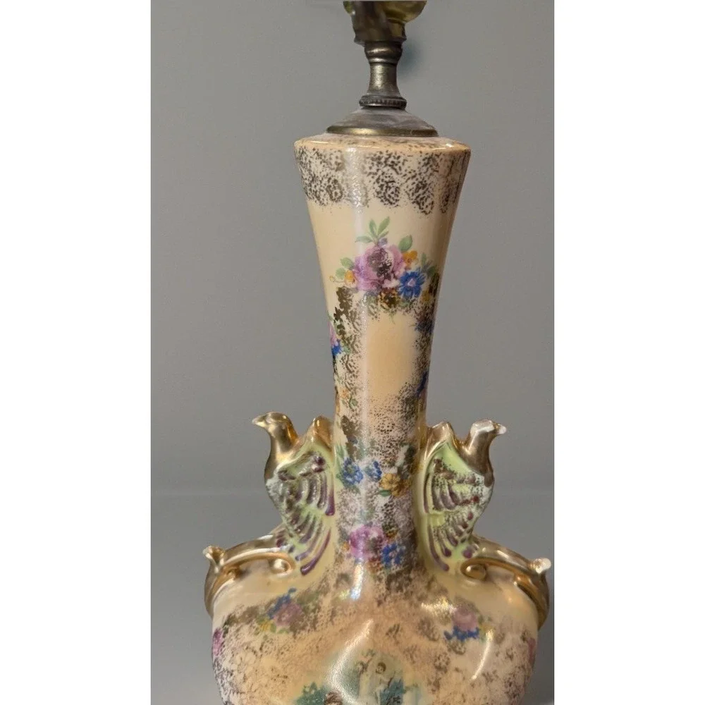 Estate Victorian Handpainted Porcelain Lamp with Gold Trim and Metal‎ Base Works